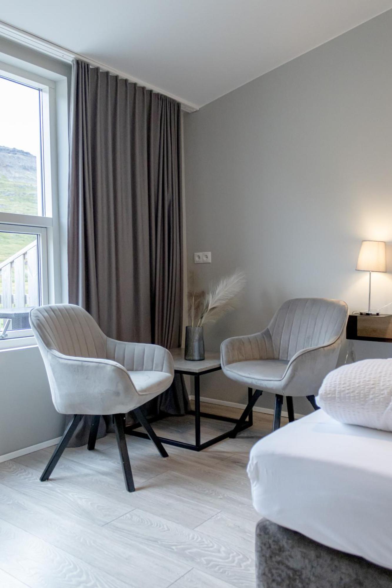 Urdartindur Guesthouse And Cottages Northurfjorthur Ruang foto