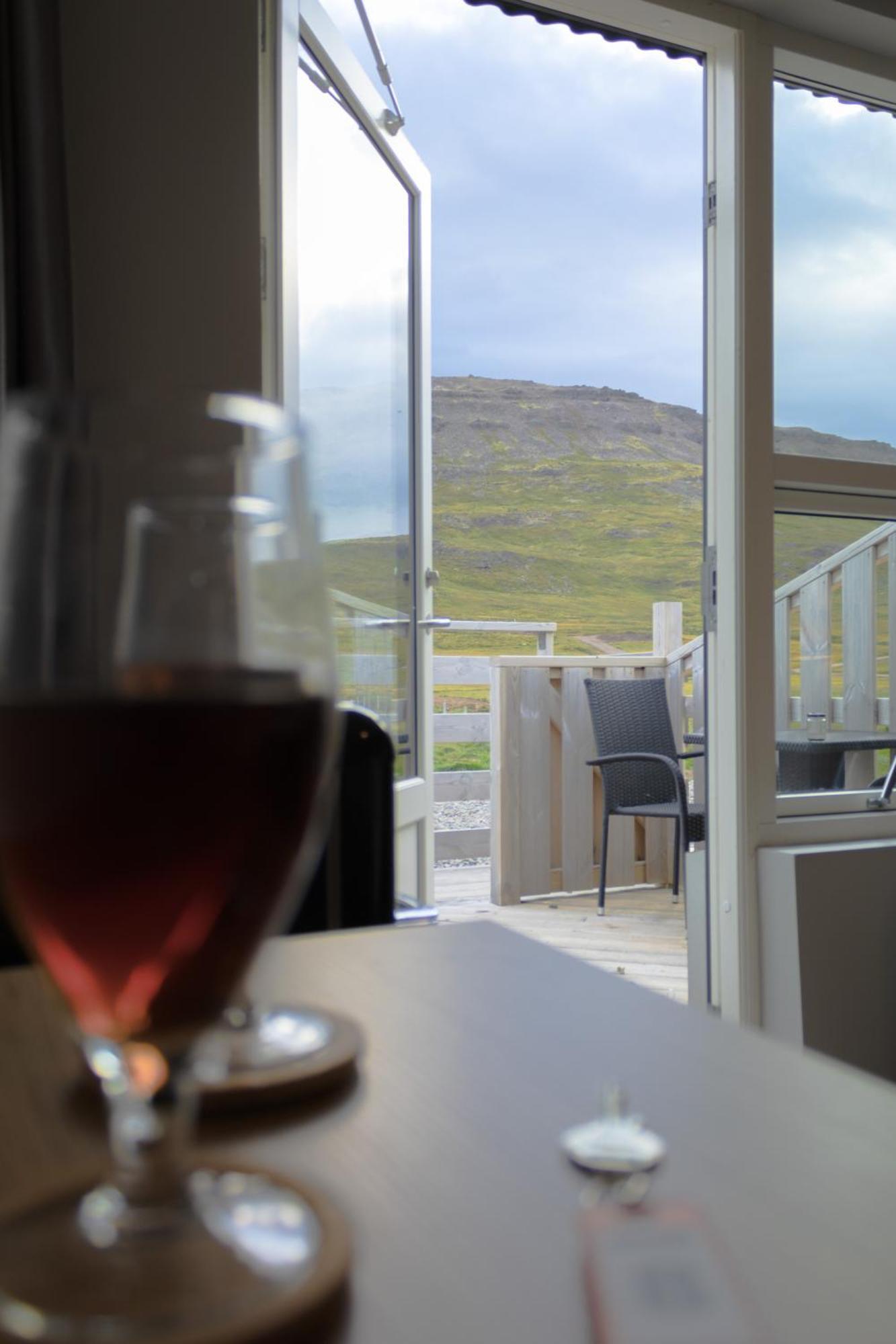 Urdartindur Guesthouse And Cottages Northurfjorthur Ruang foto