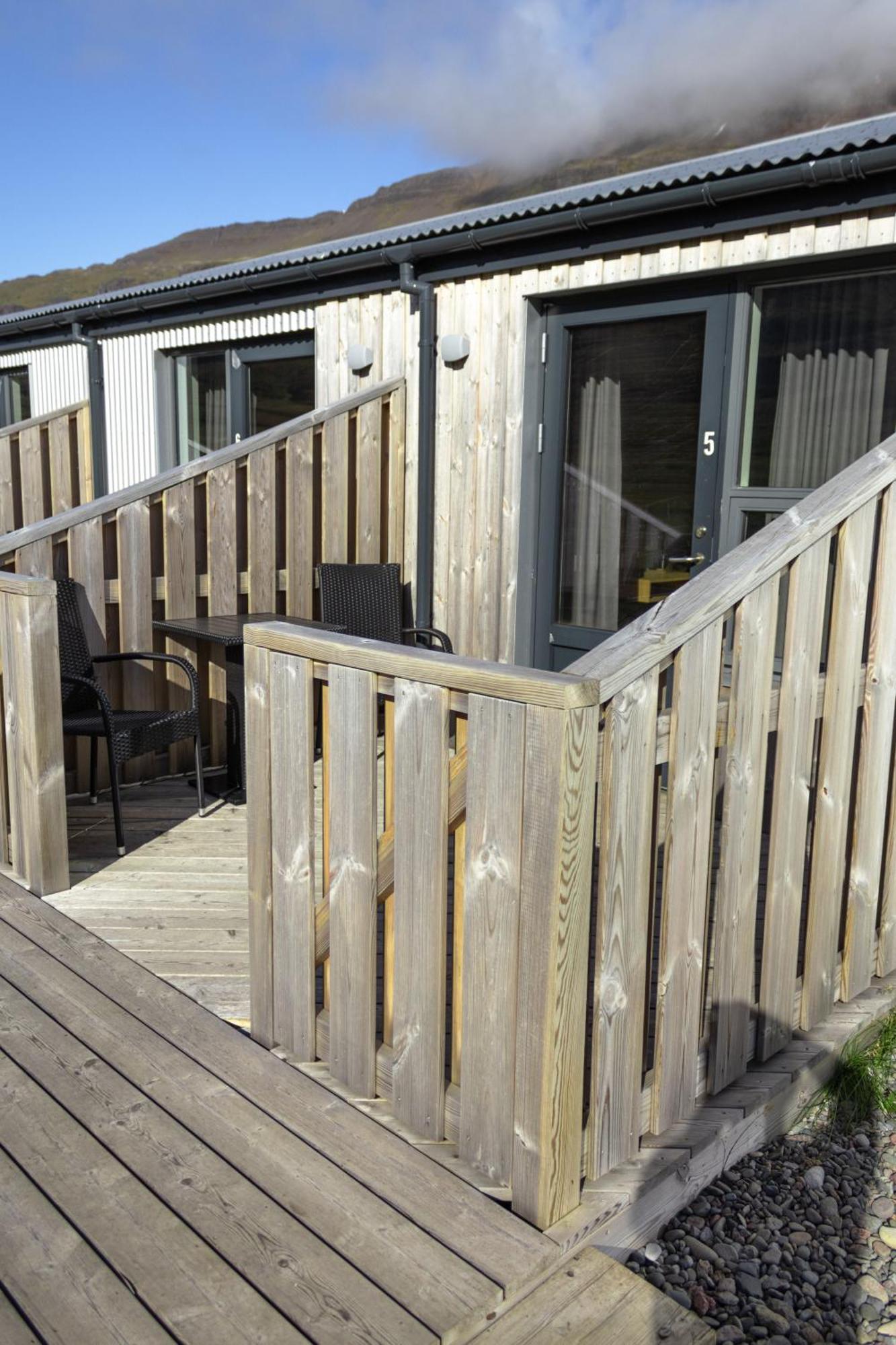 Urdartindur Guesthouse And Cottages Northurfjorthur Ruang foto