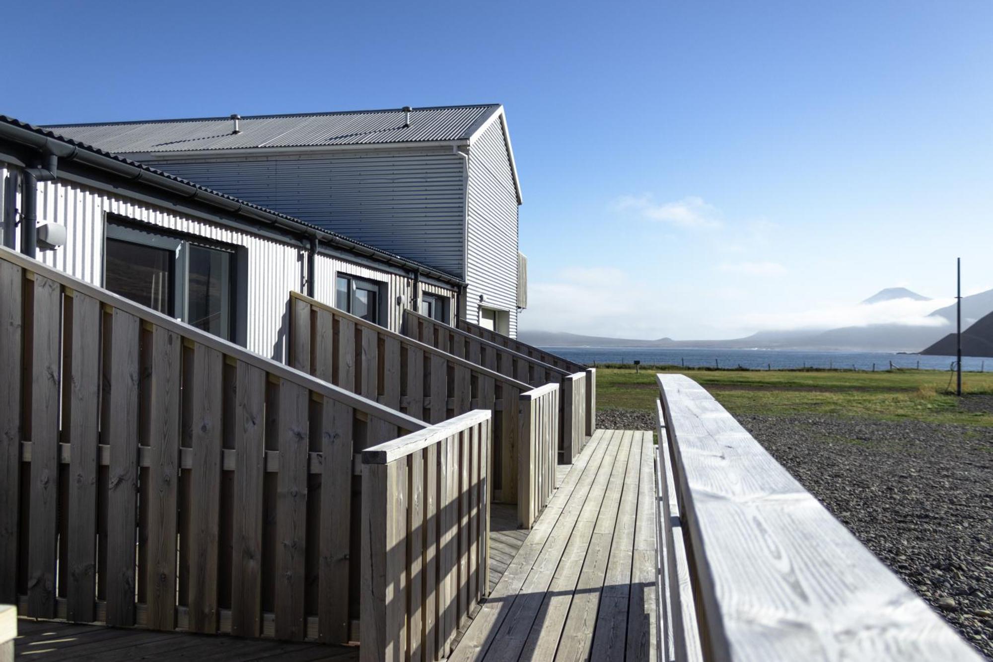 Urdartindur Guesthouse And Cottages Northurfjorthur Bagian luar foto