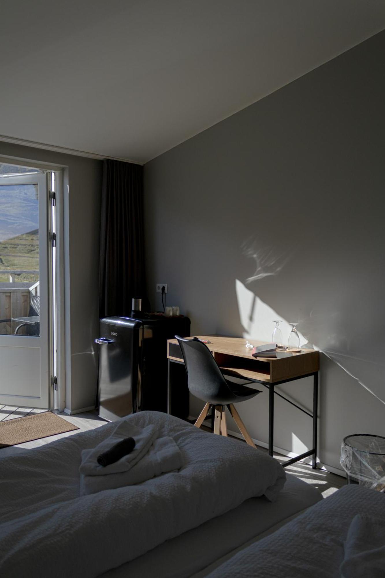 Urdartindur Guesthouse And Cottages Northurfjorthur Ruang foto