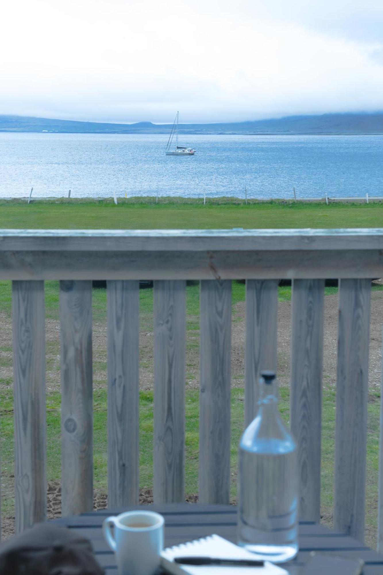 Urdartindur Guesthouse And Cottages Northurfjorthur Bagian luar foto