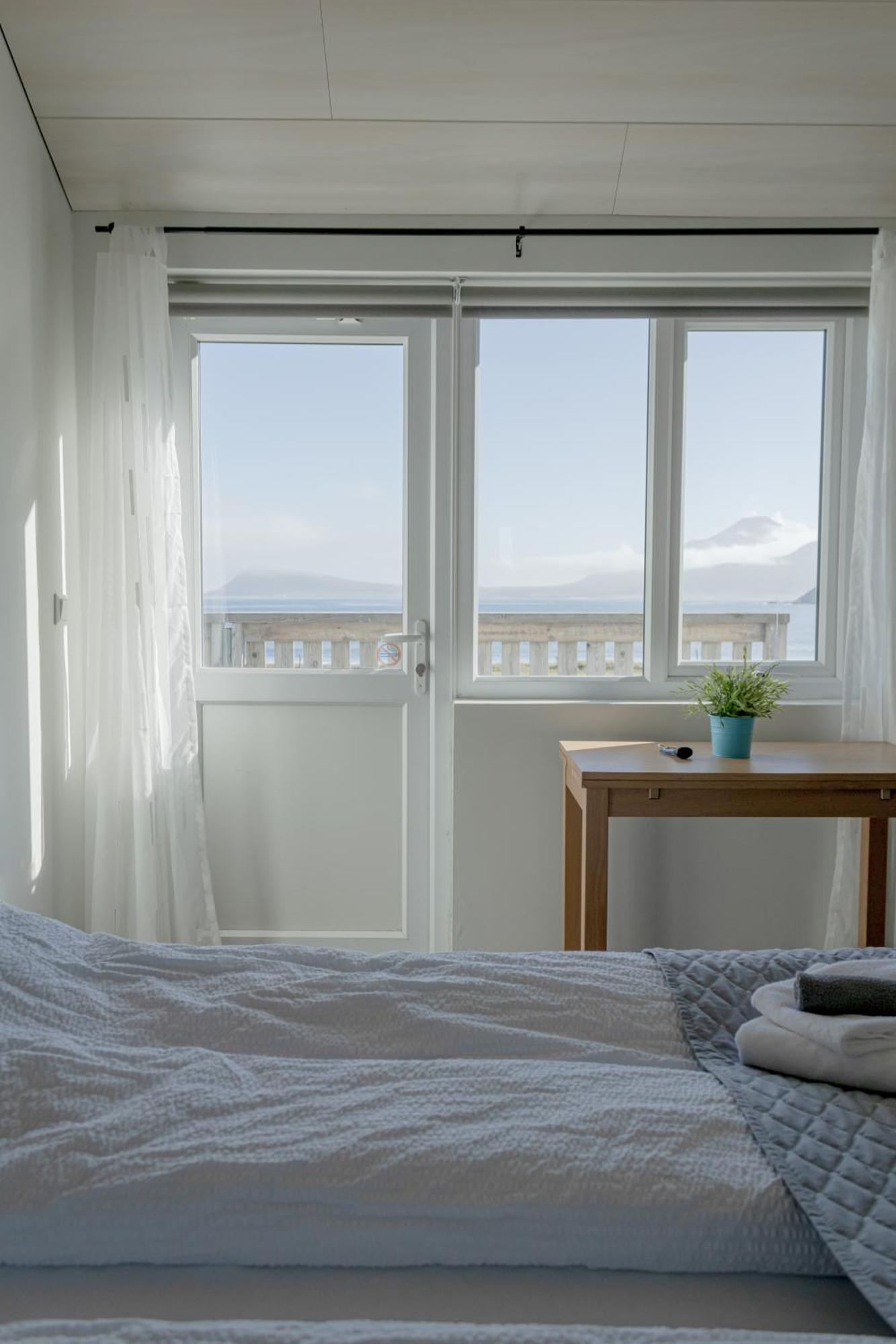 Urdartindur Guesthouse And Cottages Northurfjorthur Ruang foto