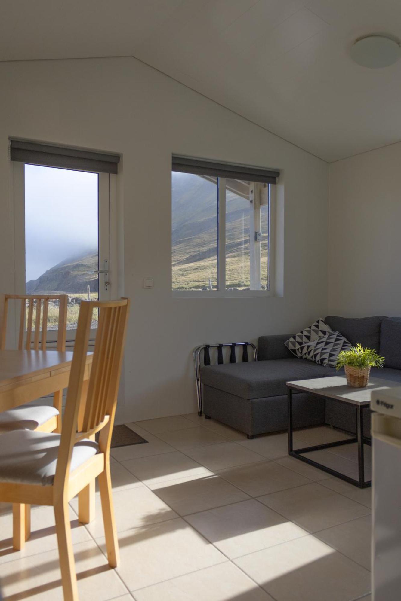 Urdartindur Guesthouse And Cottages Northurfjorthur Ruang foto