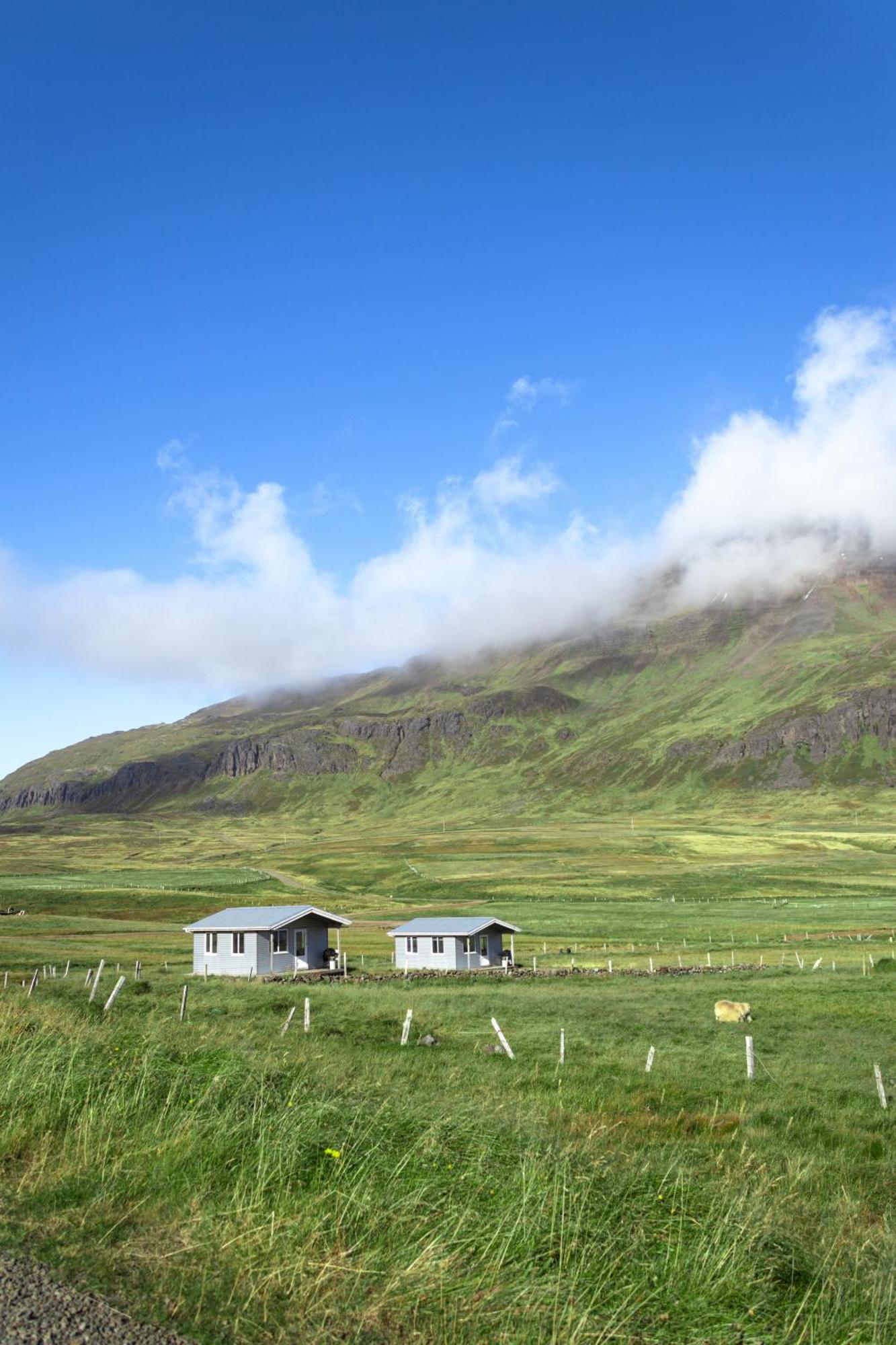 Urdartindur Guesthouse And Cottages Northurfjorthur Ruang foto