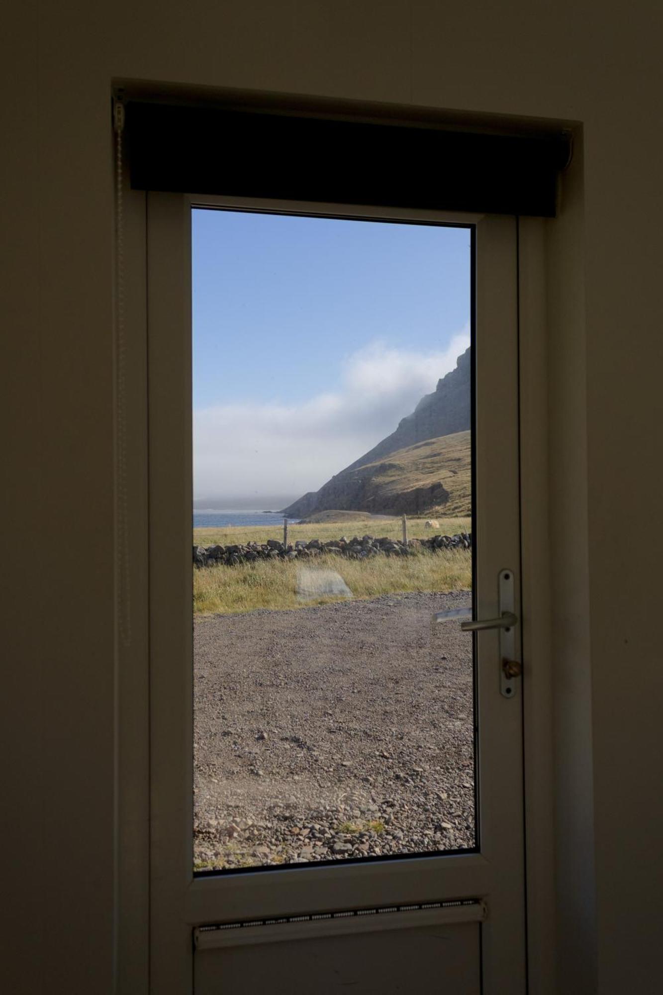 Urdartindur Guesthouse And Cottages Northurfjorthur Ruang foto