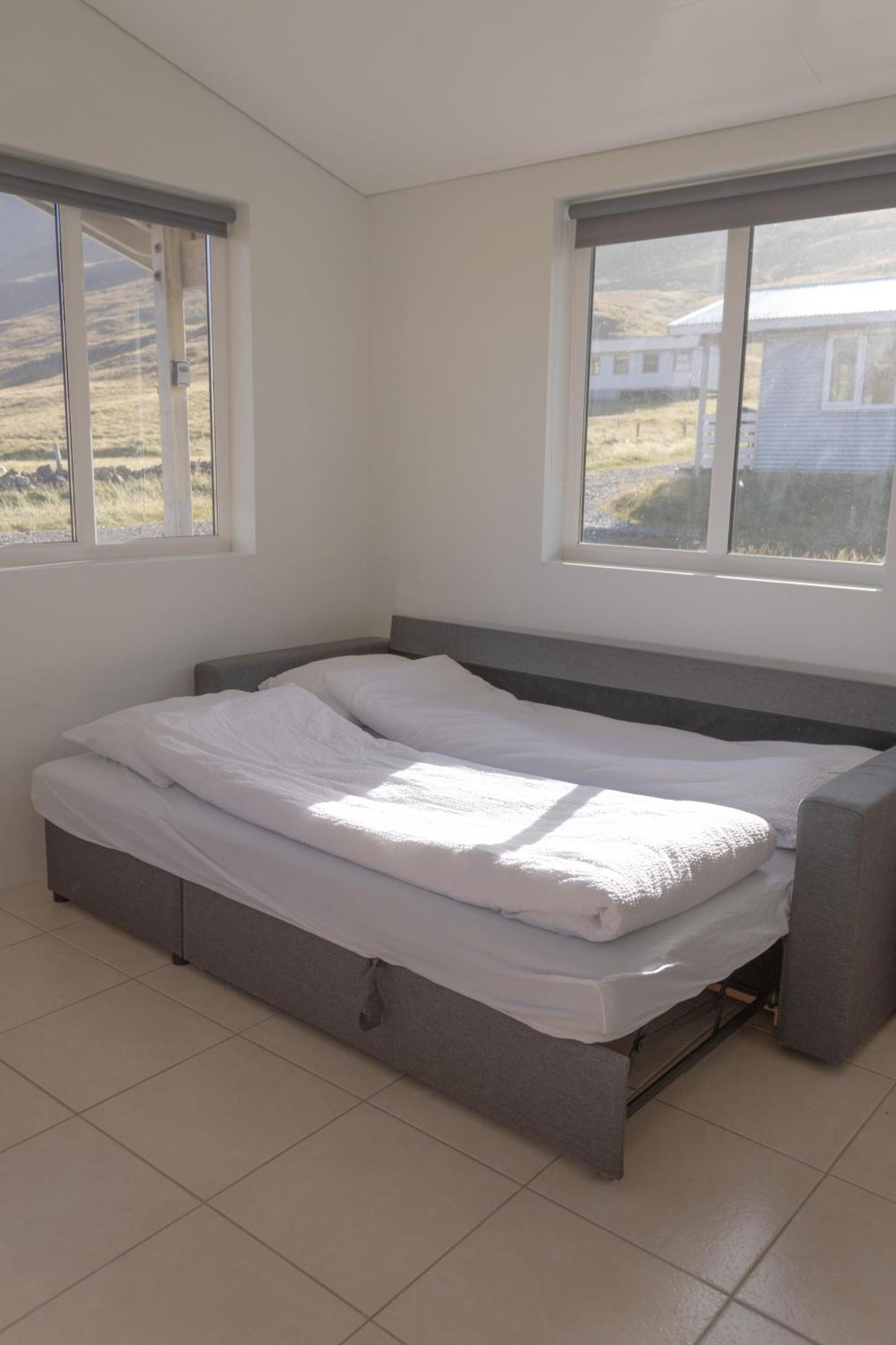 Urdartindur Guesthouse And Cottages Northurfjorthur Ruang foto