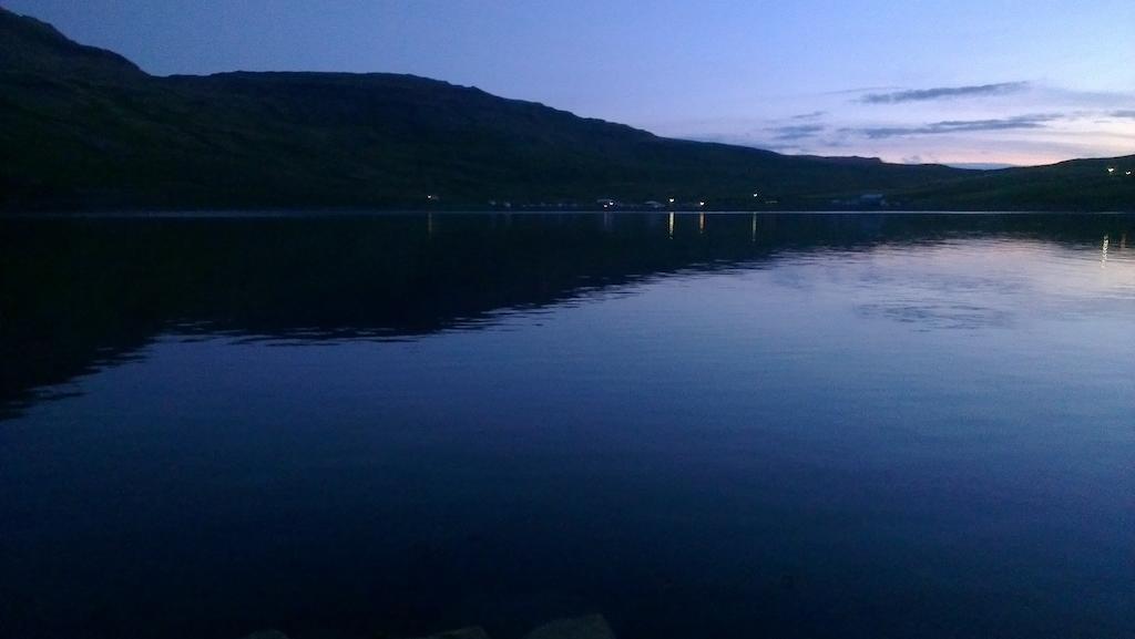 Urdartindur Guesthouse And Cottages Northurfjorthur Bagian luar foto
