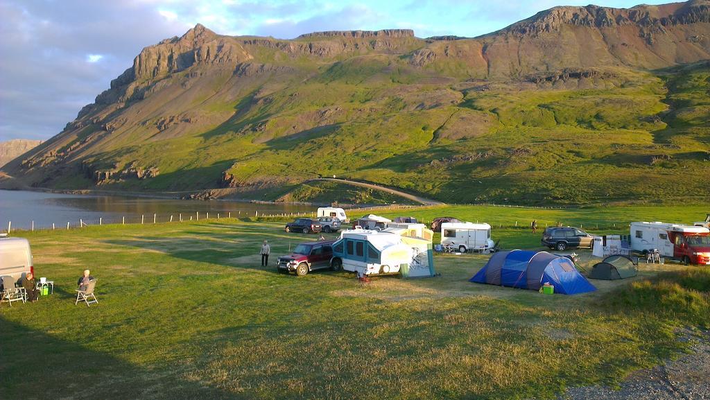 Urdartindur Guesthouse And Cottages Northurfjorthur Bagian luar foto