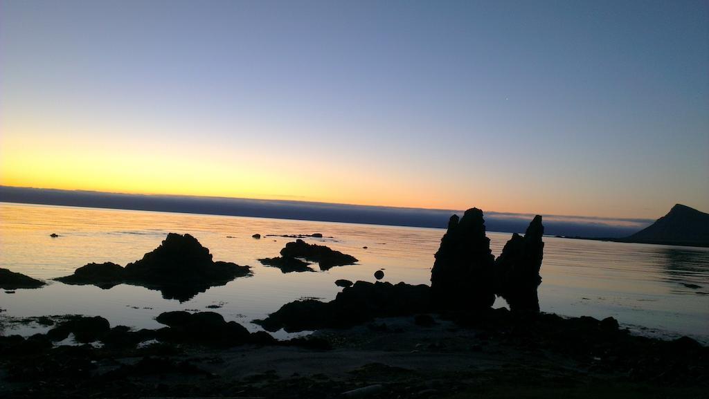 Urdartindur Guesthouse And Cottages Northurfjorthur Bagian luar foto