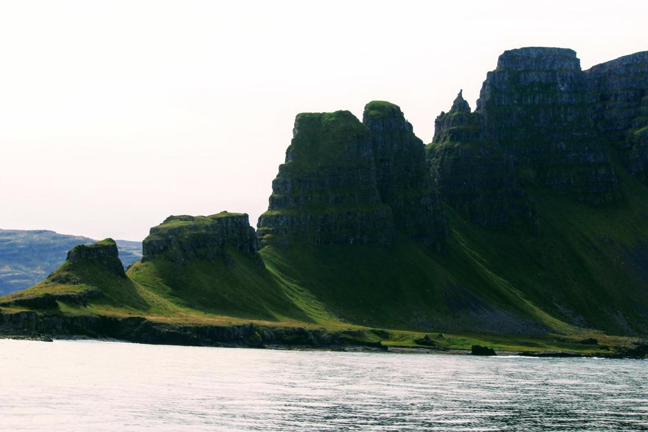 Urdartindur Guesthouse And Cottages Northurfjorthur Bagian luar foto