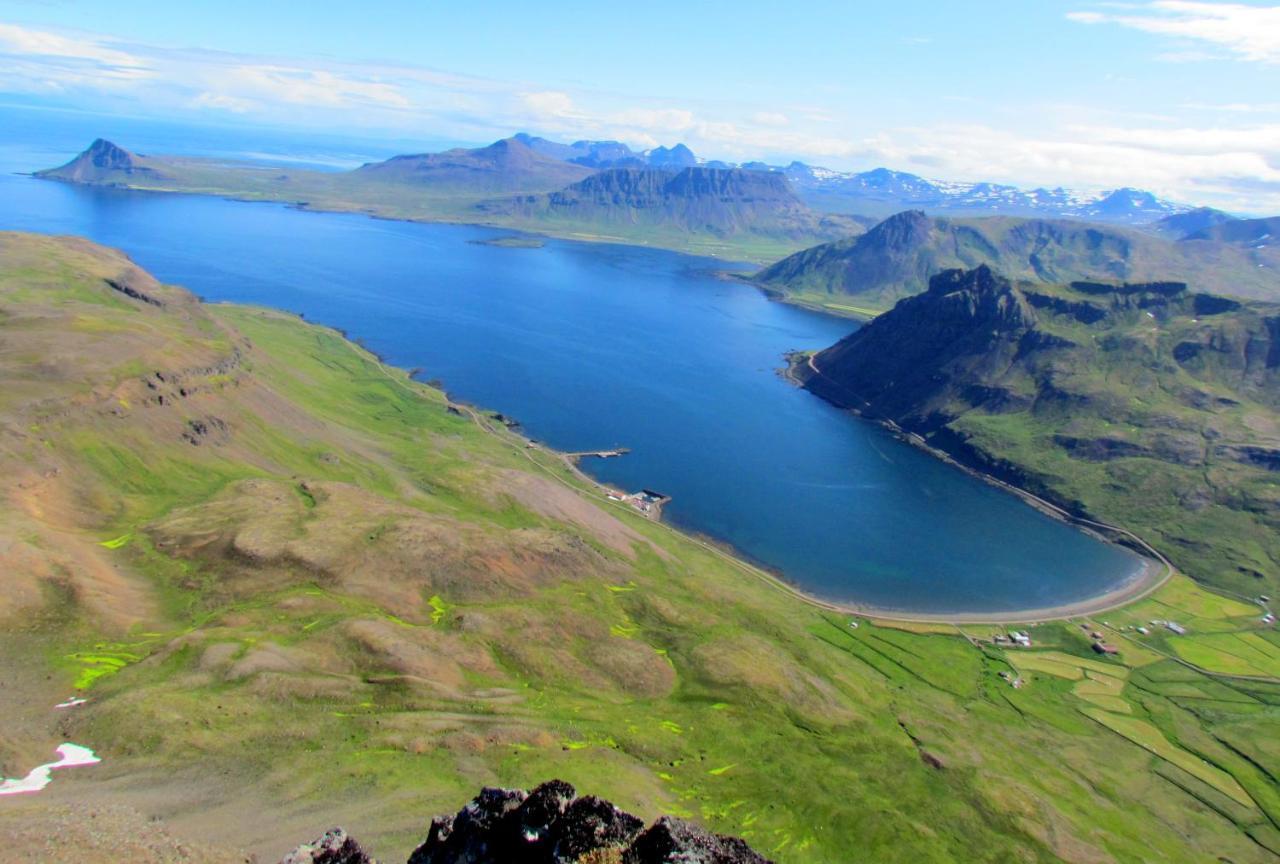 Urdartindur Guesthouse And Cottages Northurfjorthur Bagian luar foto